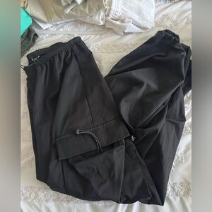 BLACK CARGOS NEVER WORN